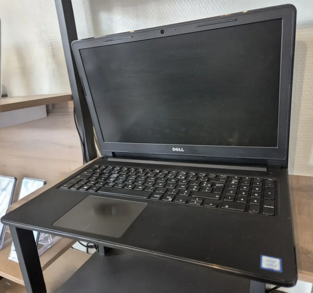 PC Portable Dell Vostro 15